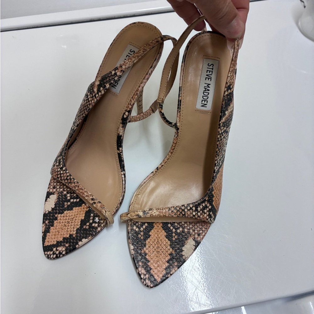 Steve Madden Snakeskin‎ Pattern Heels - Beige and Black